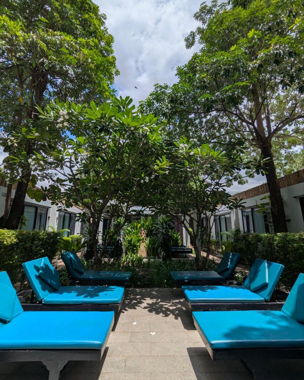 Tunnel Urban Retreat Hotel Siem Reap Bagian luar foto