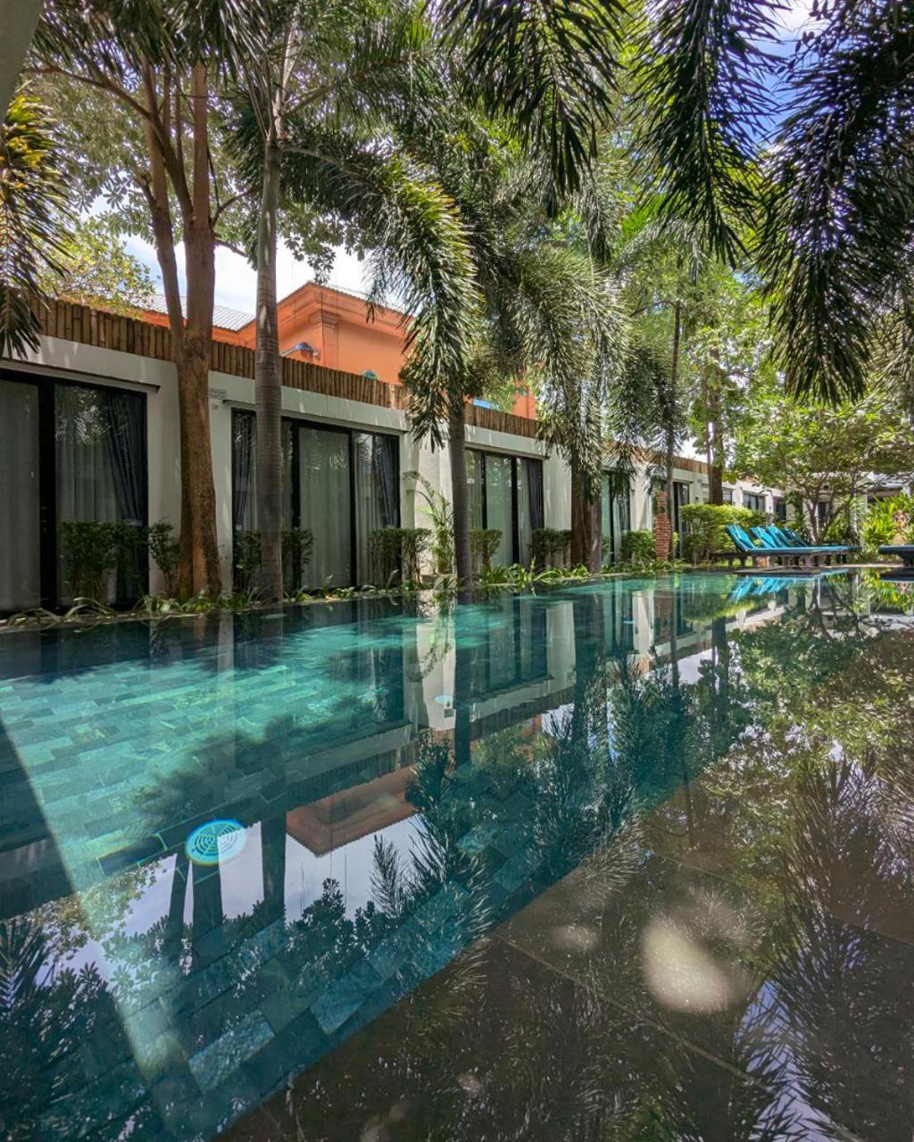 Tunnel Urban Retreat Hotel Siem Reap Bagian luar foto